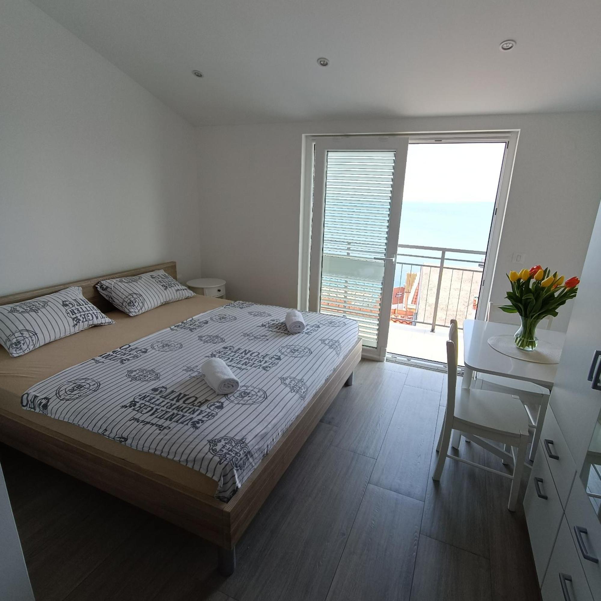 Apartmani Kristijan Igrane Exterior foto